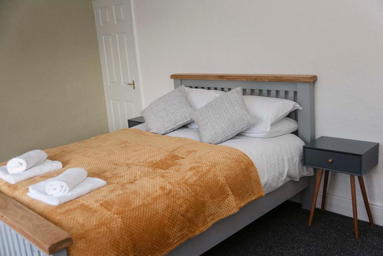 Вілла Six Bells Retreat Abertillery Екстер'єр фото