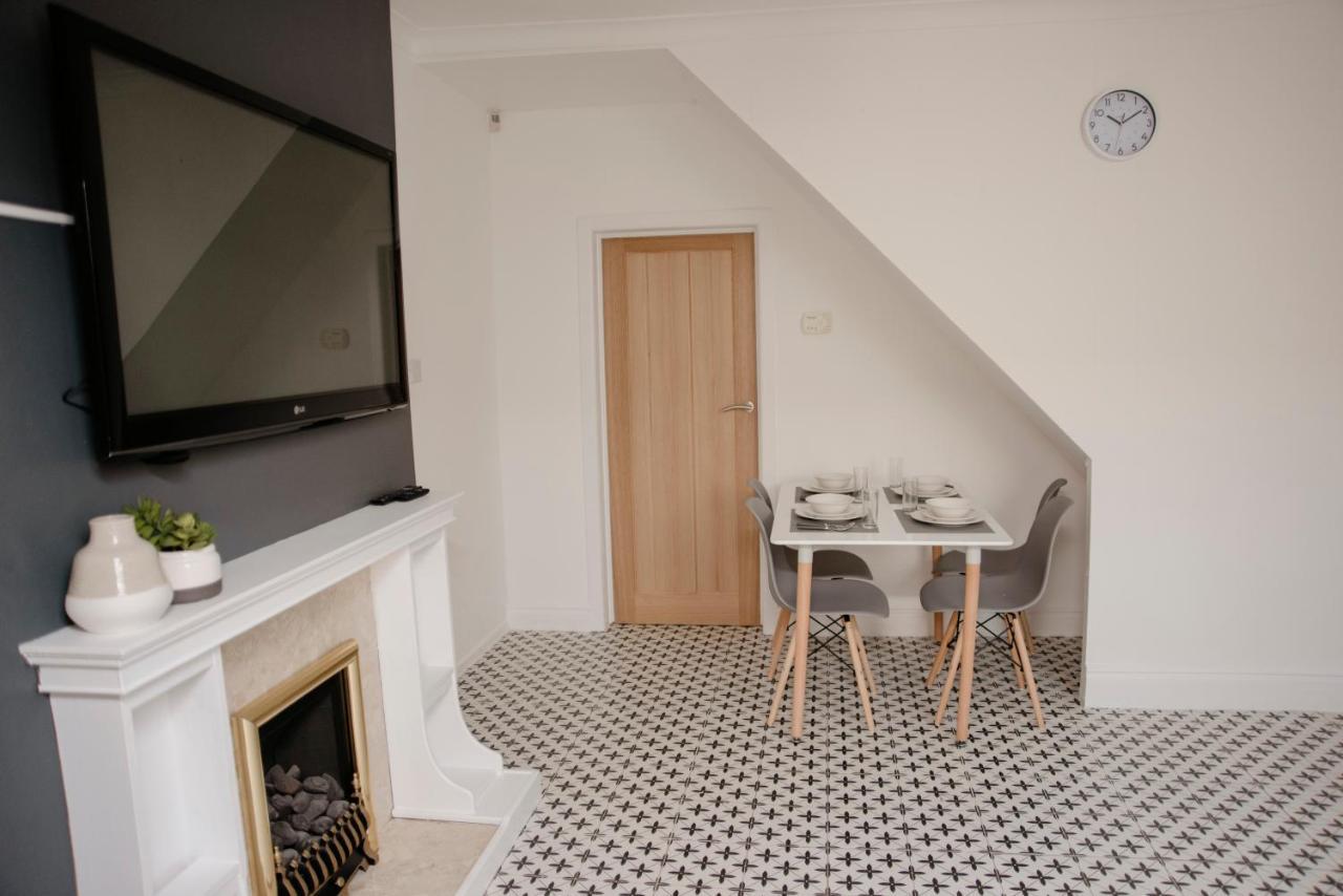 Вілла Six Bells Retreat Abertillery Екстер'єр фото