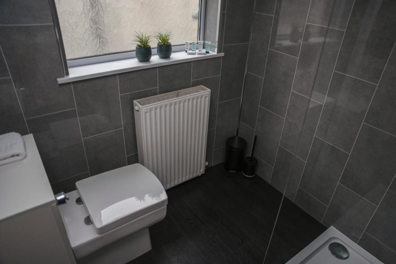 Вілла Six Bells Retreat Abertillery Екстер'єр фото